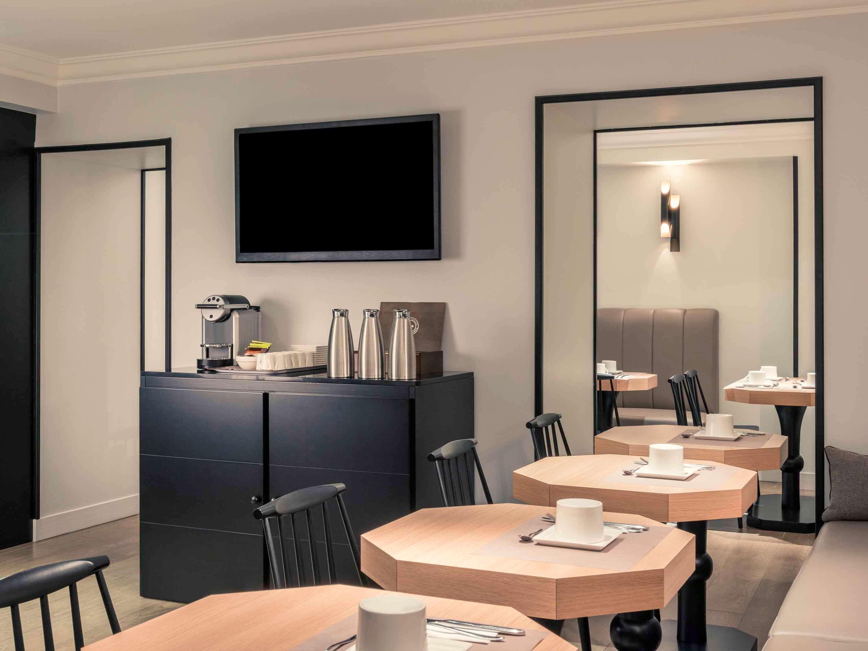 Mercure Paris Arc De Triomphe Wagram Экстерьер фото