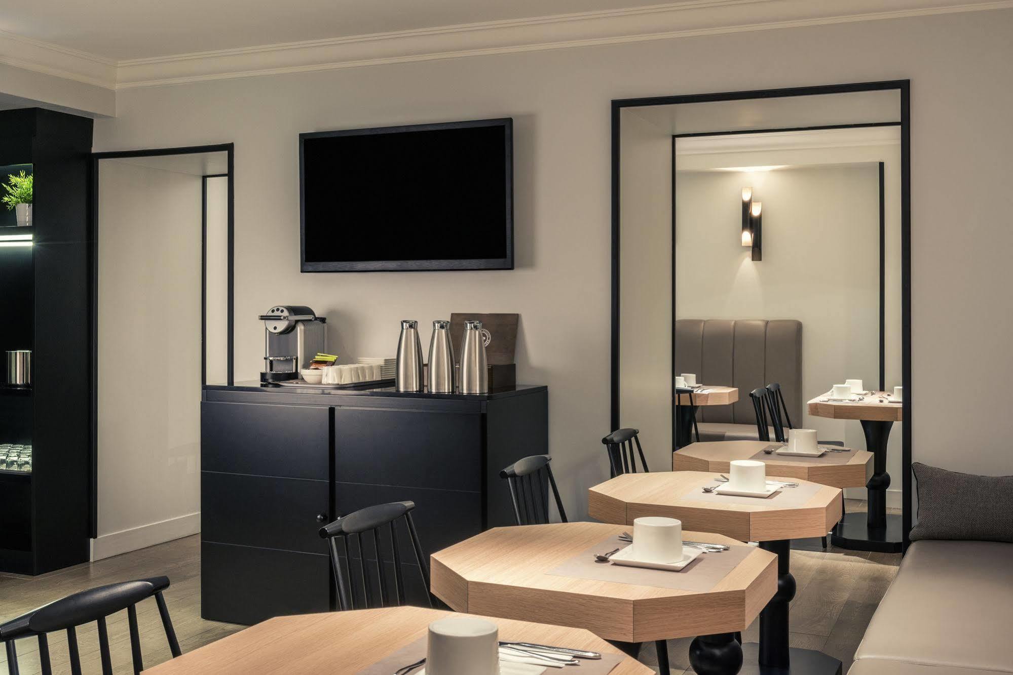 Mercure Paris Arc De Triomphe Wagram Экстерьер фото